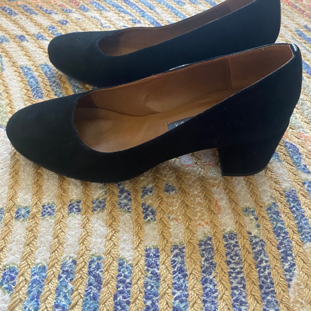 Margaux The Heel in Black Suede. Size 37M/US 7 - Picture 3 of 4